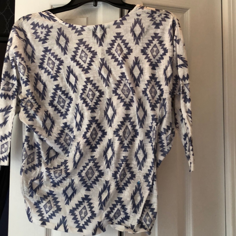 Patterned top - Picture 3 of 3